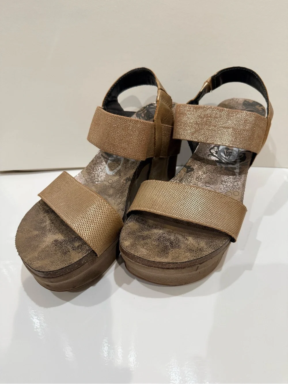 OTBT Metallic Bronze Platform Sandals with Dual Straps